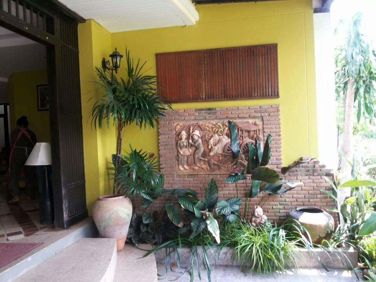 Rungnatee Place & Boutique Hotel Buri Ram Eksteriør billede