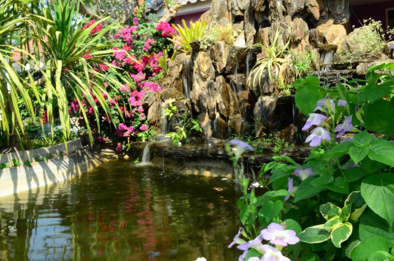 Rungnatee Place & Boutique Hotel Buri Ram Eksteriør billede